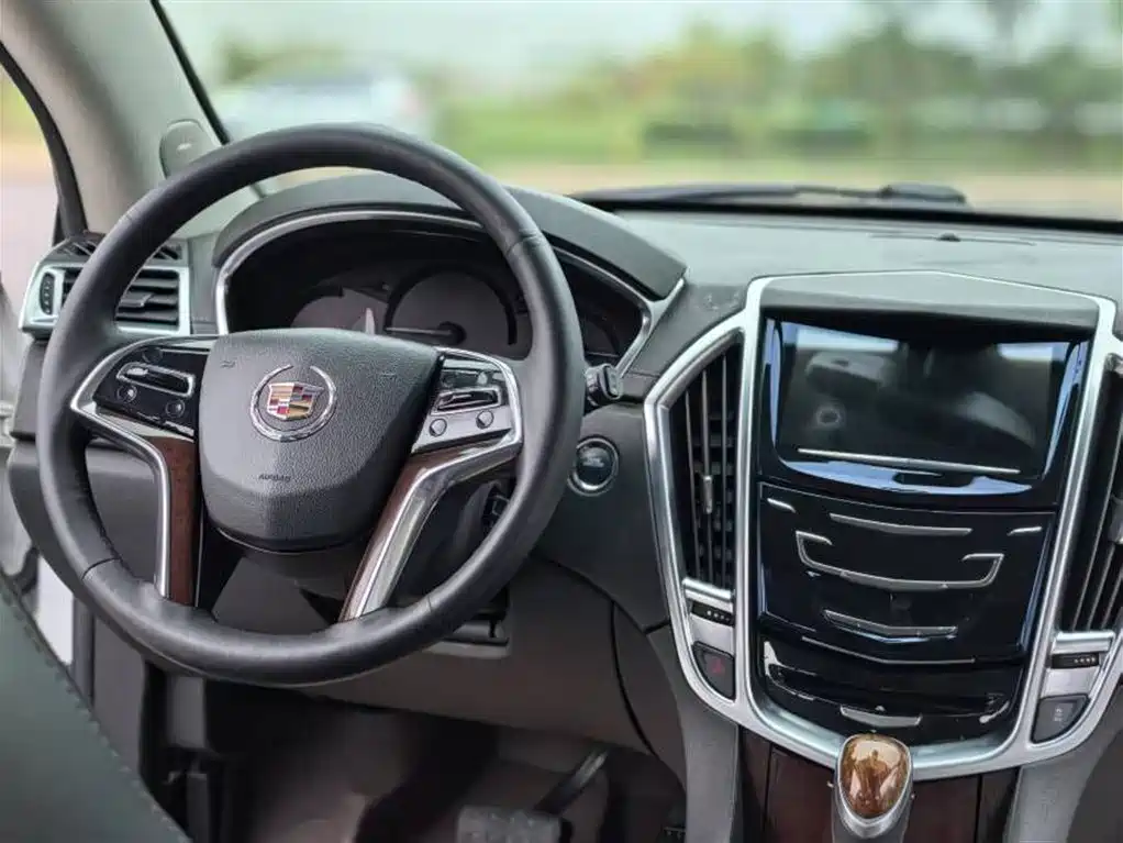 Cadillac SRX 2015 — фото 9