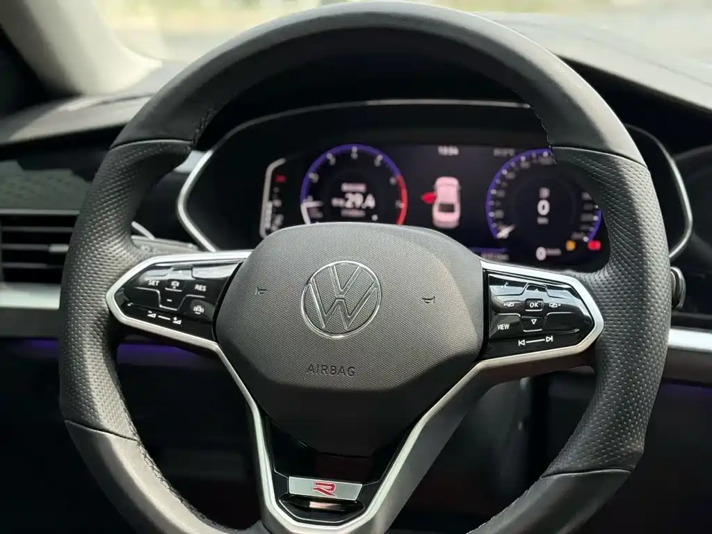 Volkswagen Passat 2023 — фото 3