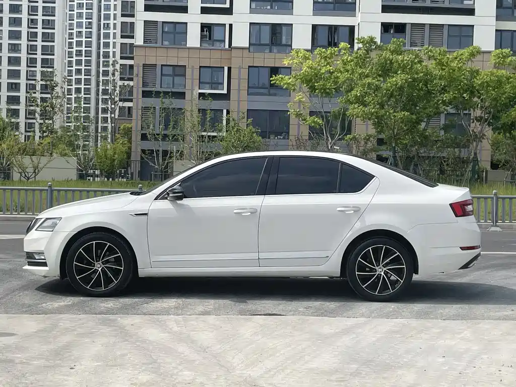 Skoda Octavia 2019 — фото 3