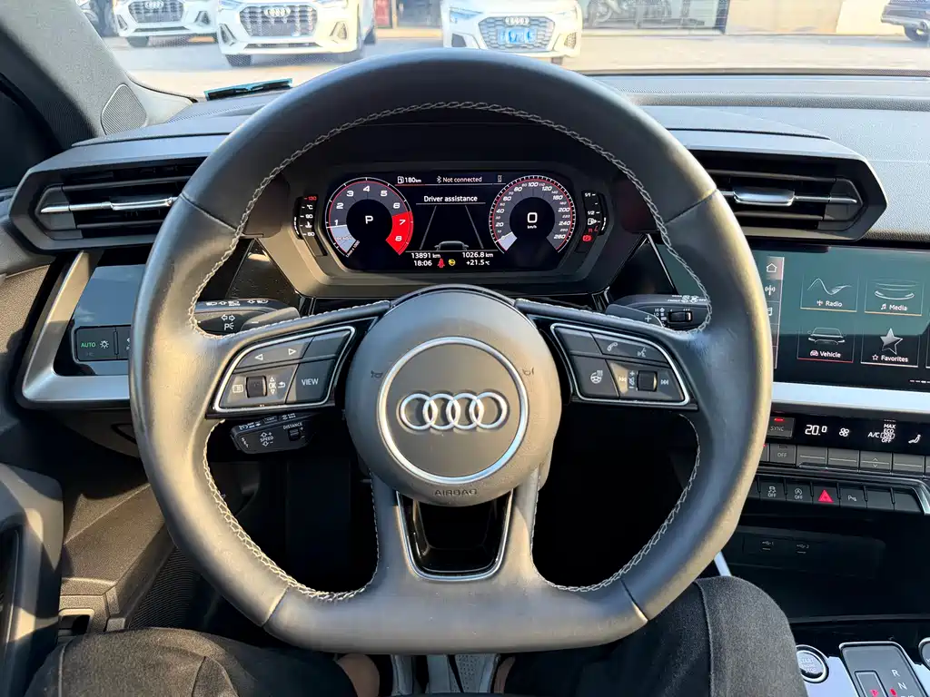 Audi A3 2022 — фото 11