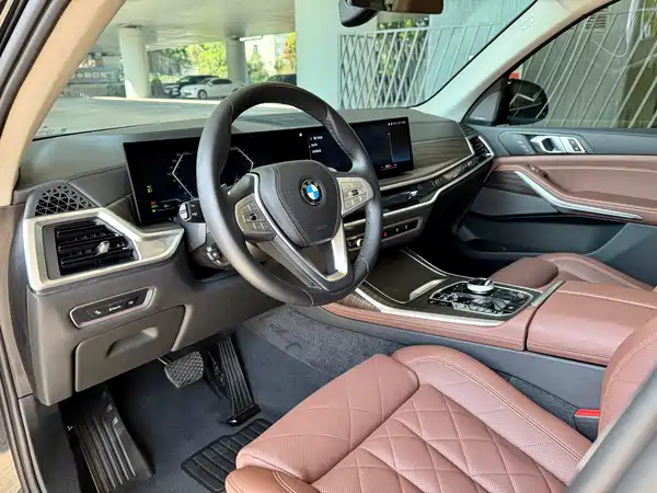 BMW X7 2023