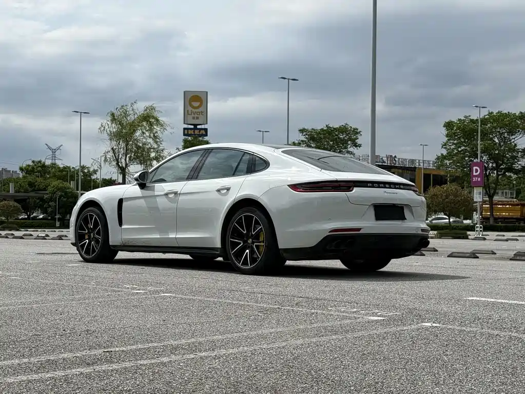 Porsche Panamera 2018 — фото 8