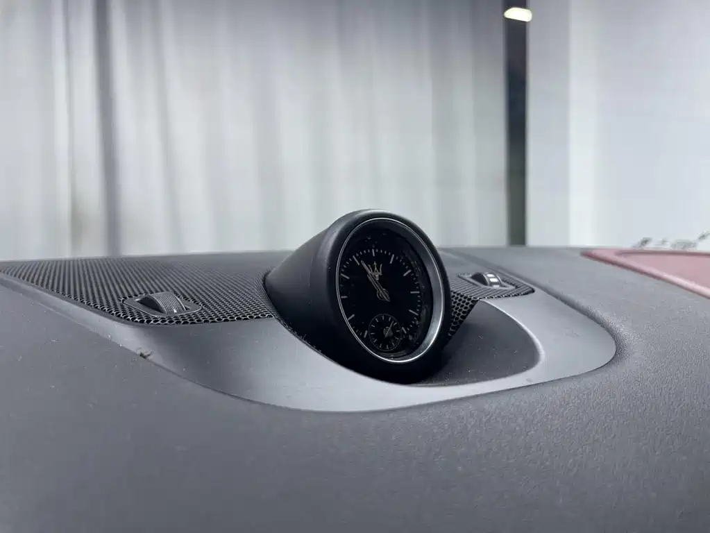 Maserati Levante 2017 — фото 18