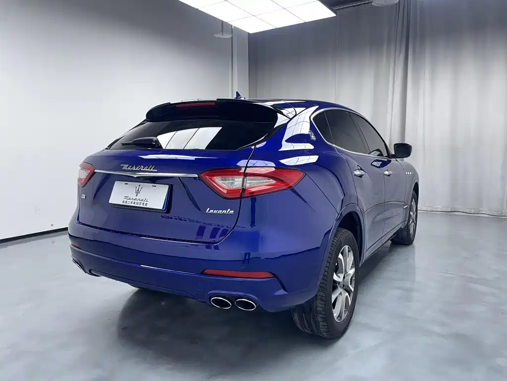 Maserati Levante 2017 — фото 31