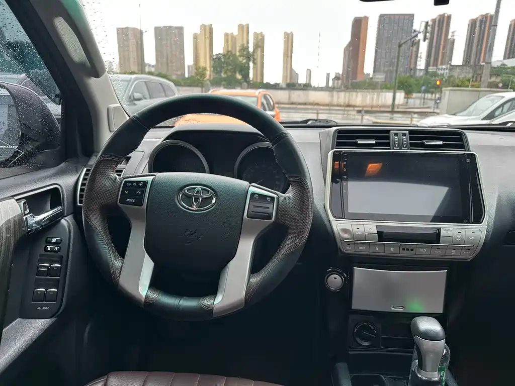 Toyota Prado 2015 — фото 12