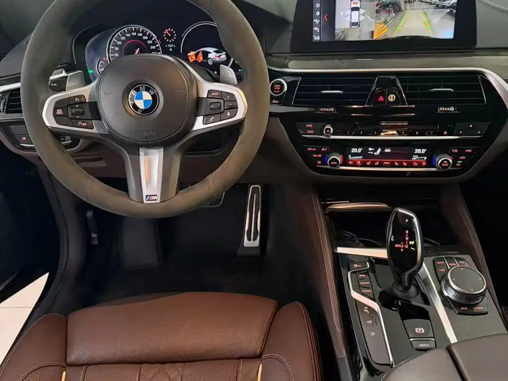 BMW 6 Series GT 2018 — фото 11