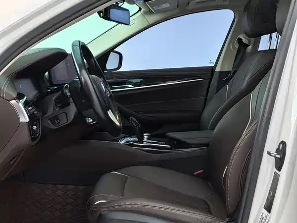 BMW 5 Series 2021