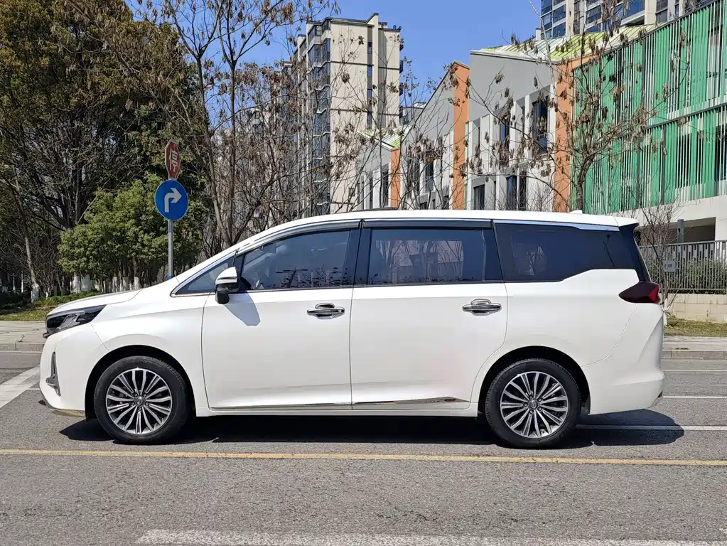 GAC Motor Trumpchi M6 2019 — фото 2