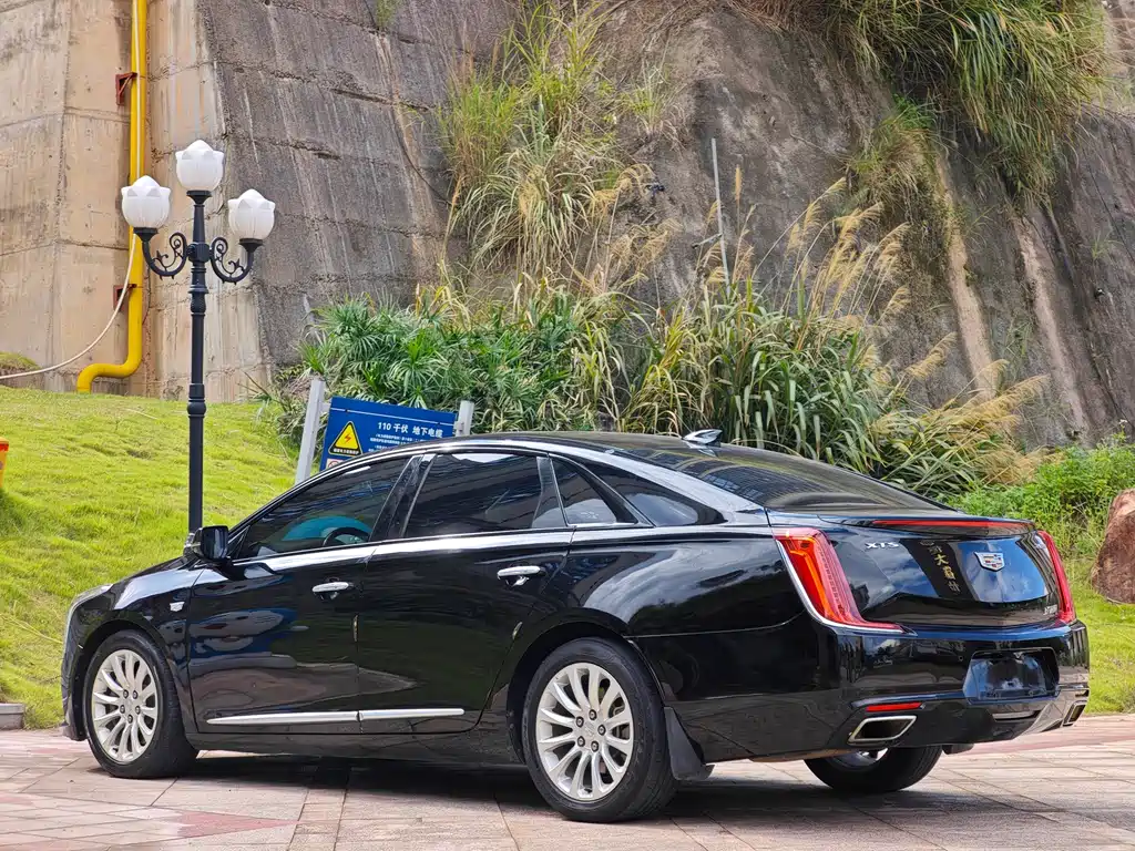 Cadillac XTS 2018 — фото 9
