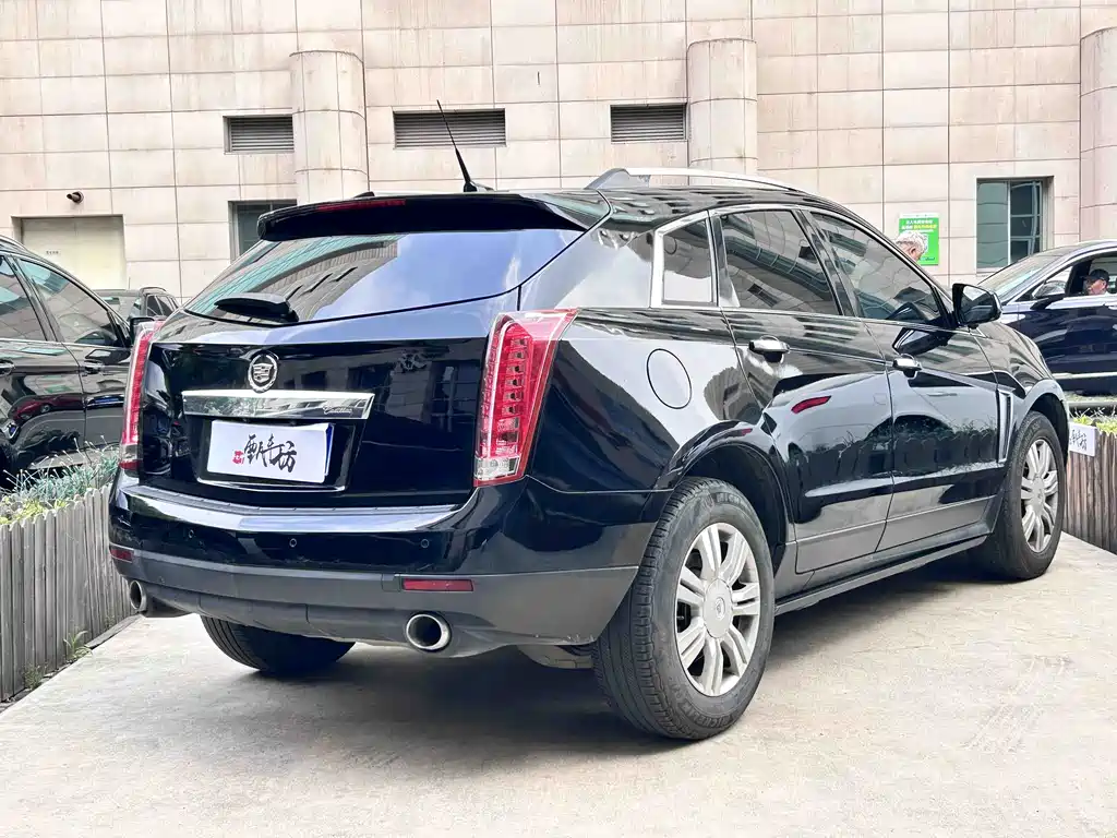 Cadillac SRX 2016 — фото 3