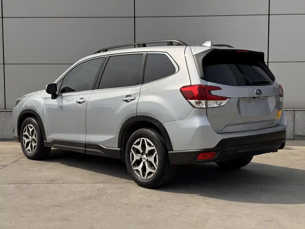 Subaru Forester 2022 — фото 21