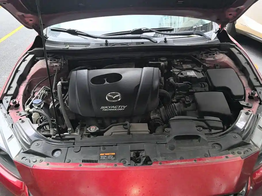 Mazda 3 Axela 2018 — фото 10