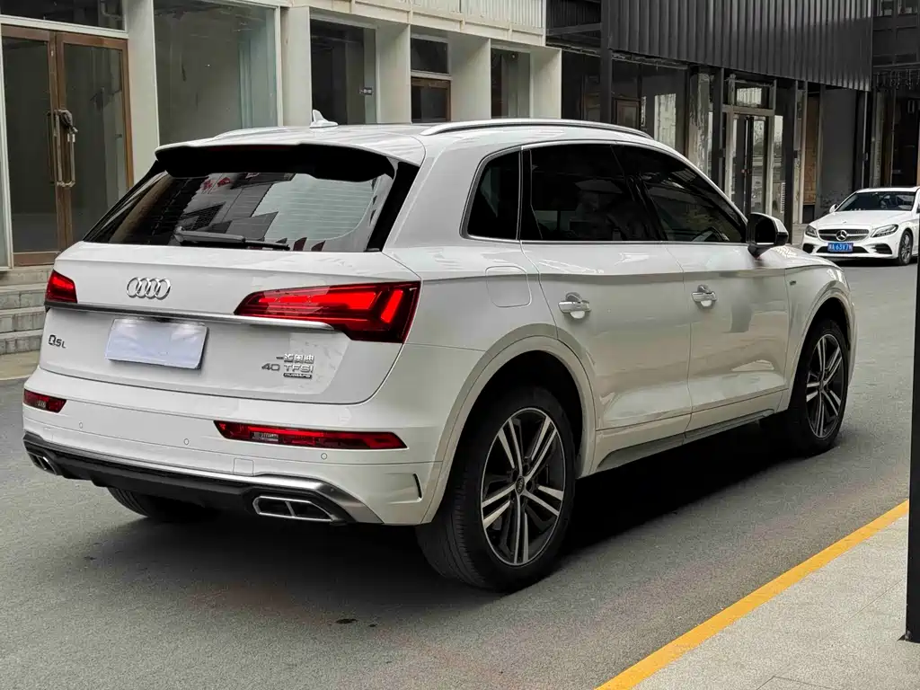 Audi Q5L 2023 — фото 15