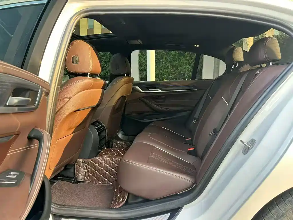 BMW 5 Series 2023