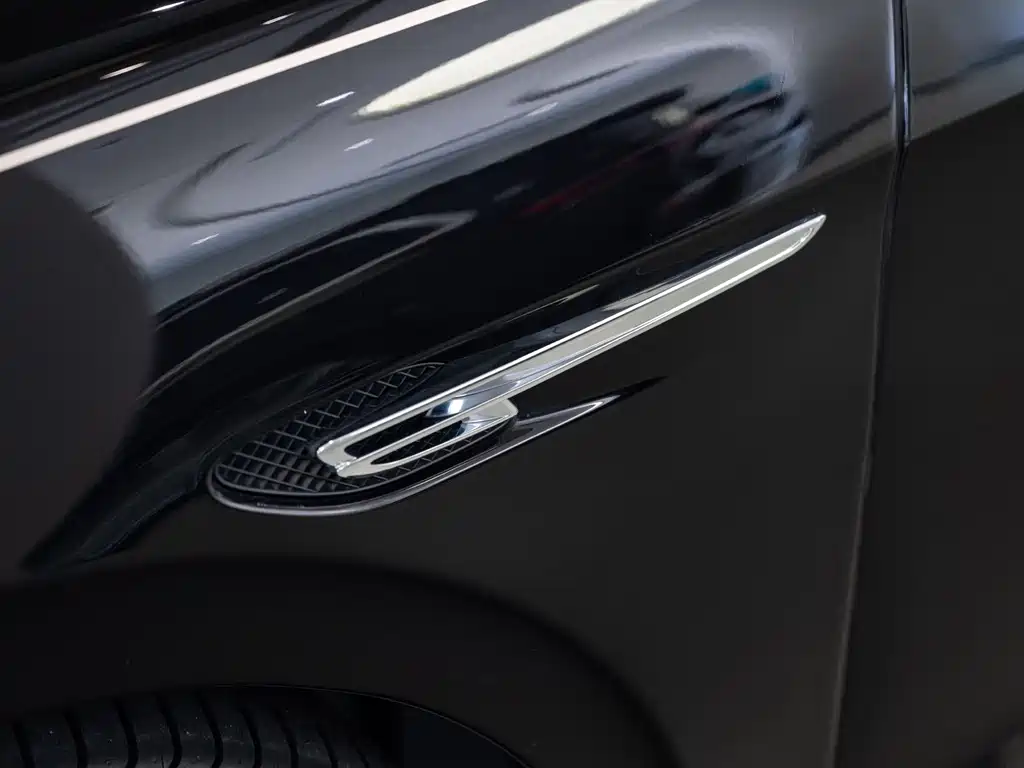 Bentley Flying Spur 2018 — фото 9