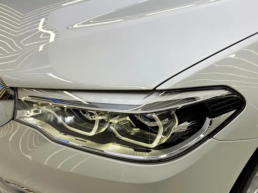 BMW 5 Series New Energy 2019 — фото 17