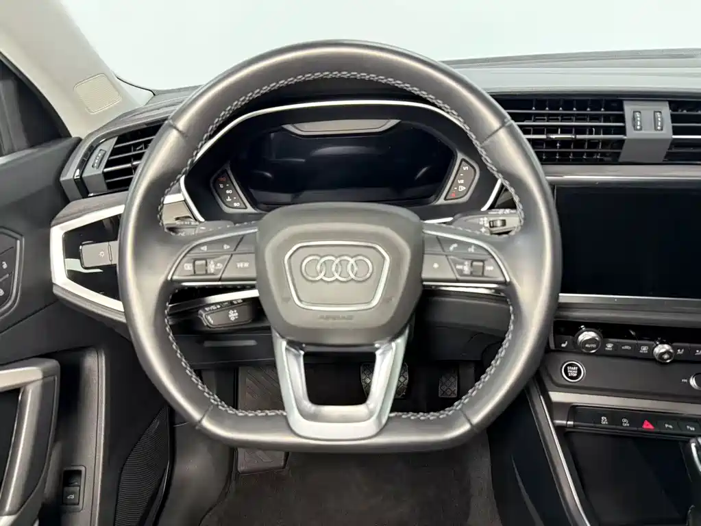 Audi Q3 2023 — фото 19