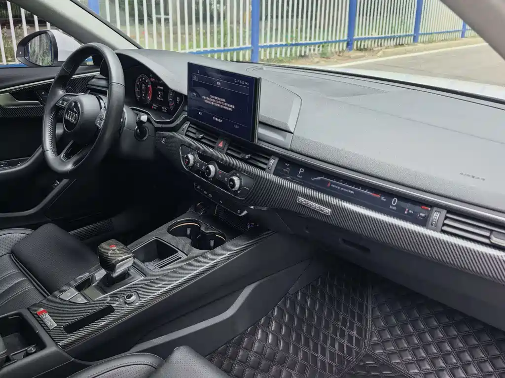 Audi A4L 2021