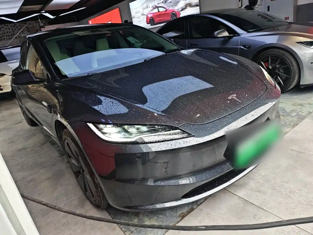 Tesla Model 3 2024