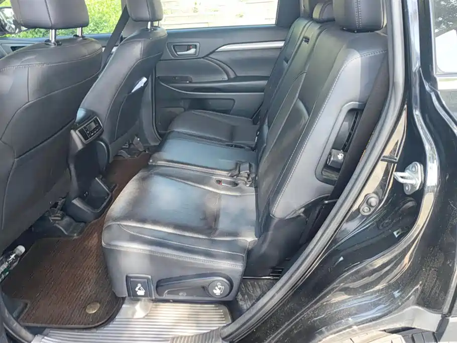 Toyota Highlander 2018 — фото 11