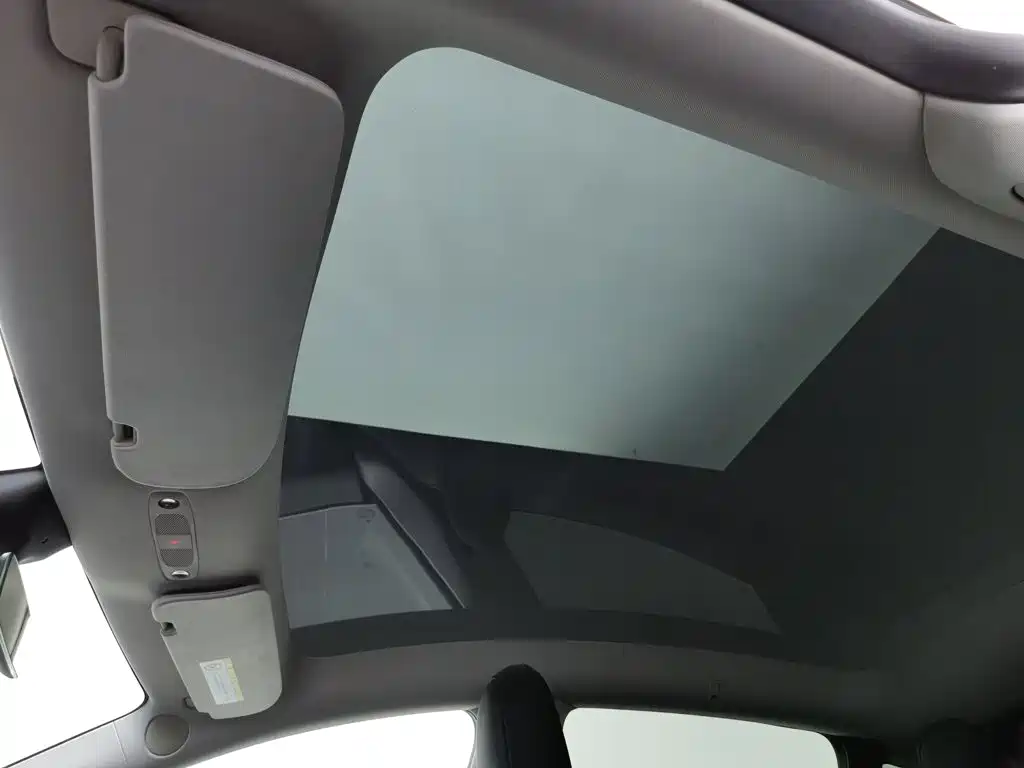 Tesla Model Y 2021 — фото 14