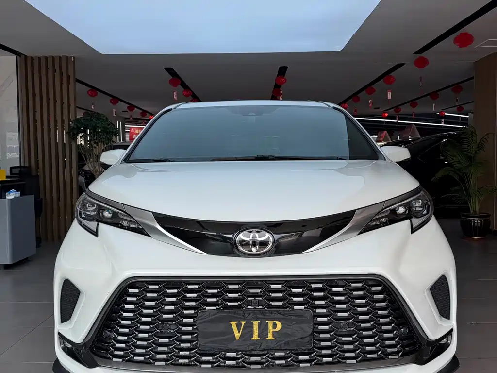 Toyota Granvia 2024