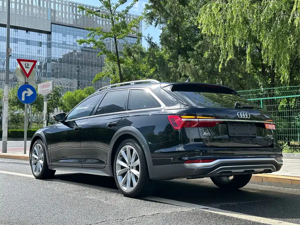 Audi A6 2021 — фото 17