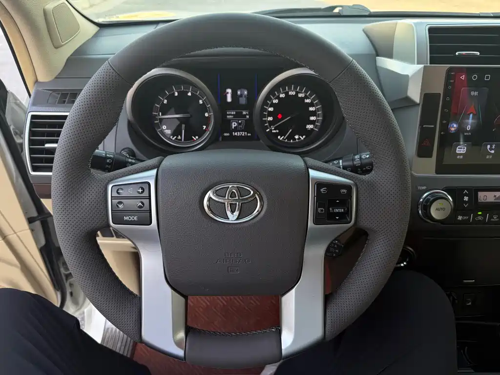 Toyota Prado 2017 — фото 9