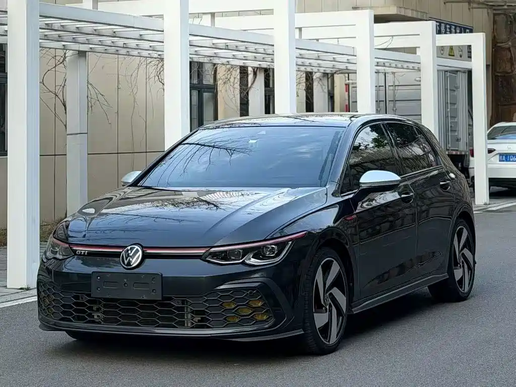 Volkswagen Golf GTI 2022 — фото 1