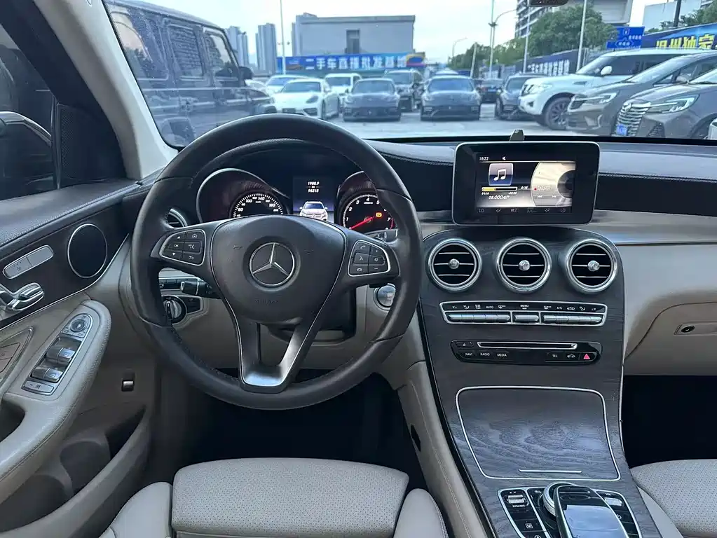 Mercedes-Benz GLC 2017 — фото 21