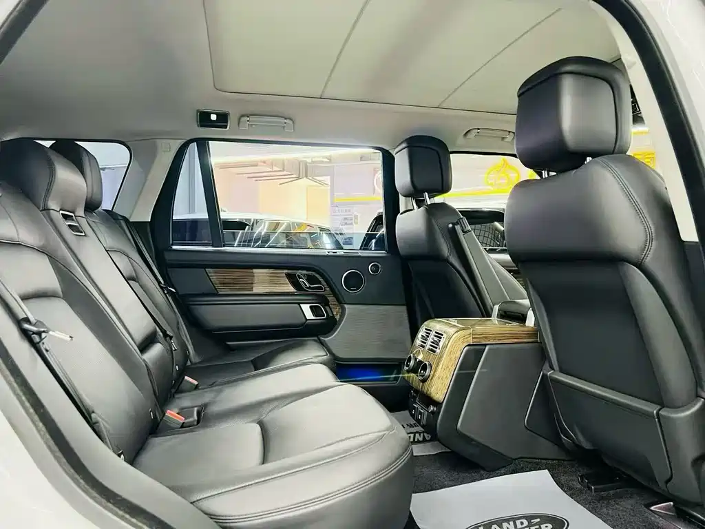Land Rover Range Rover 2020 — фото 9