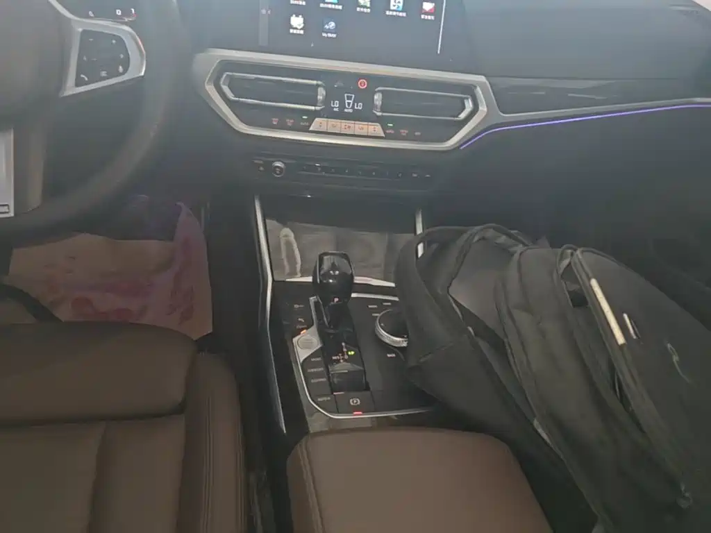 BMW 3 Series 2019 — фото 14