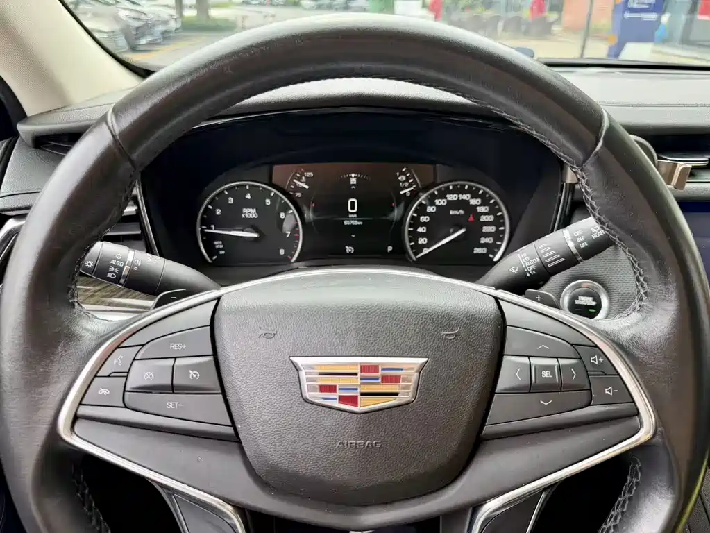 Cadillac XT5 2018 — фото 14