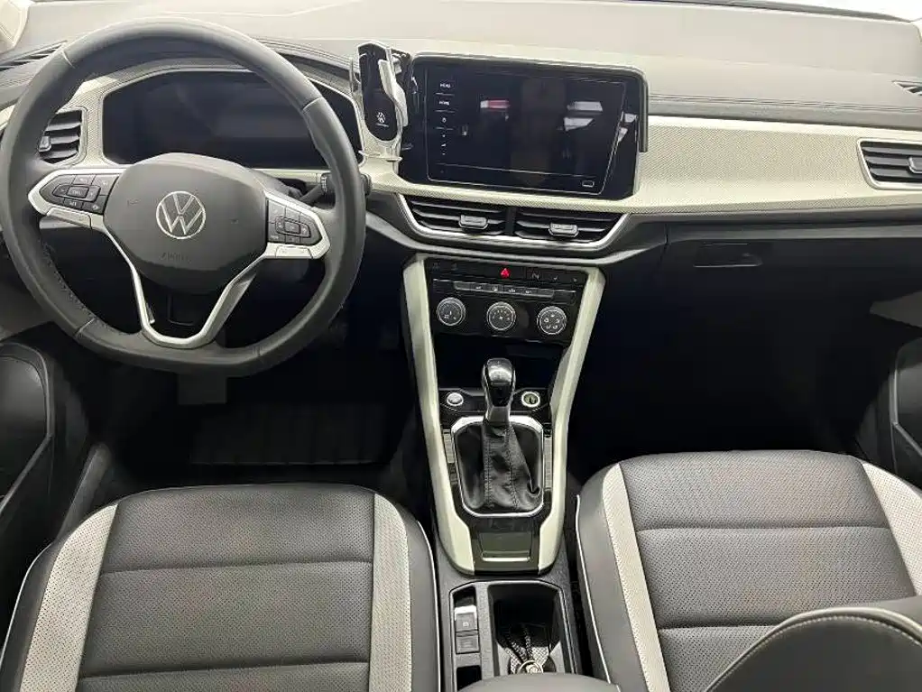 Volkswagen T-Roc 2023 — фото 15