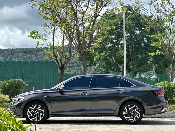 Volkswagen Sagitar 2024