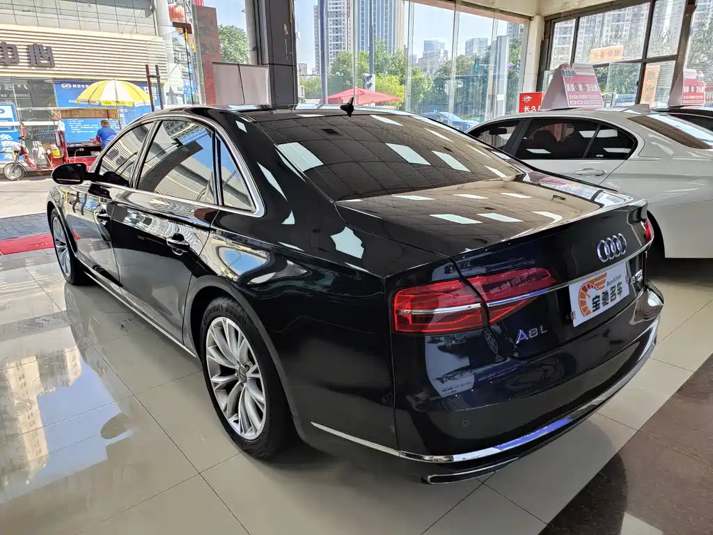 Audi A8 2015 — фото 15