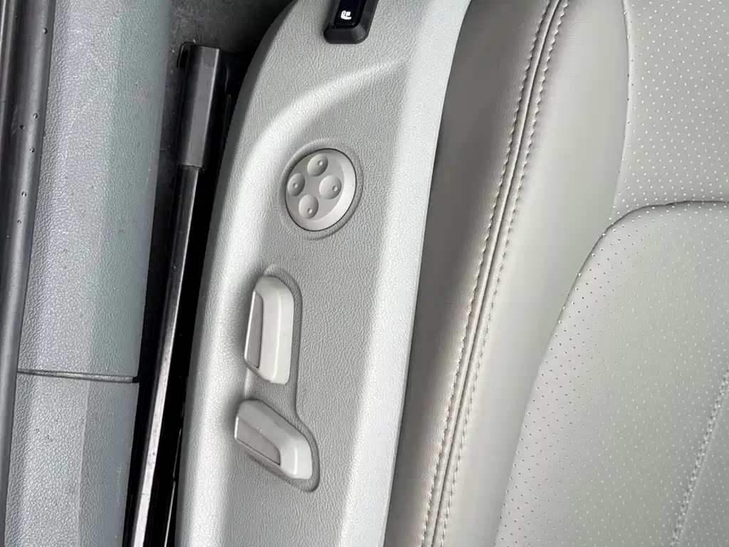 Audi A6L 2014 — фото 21