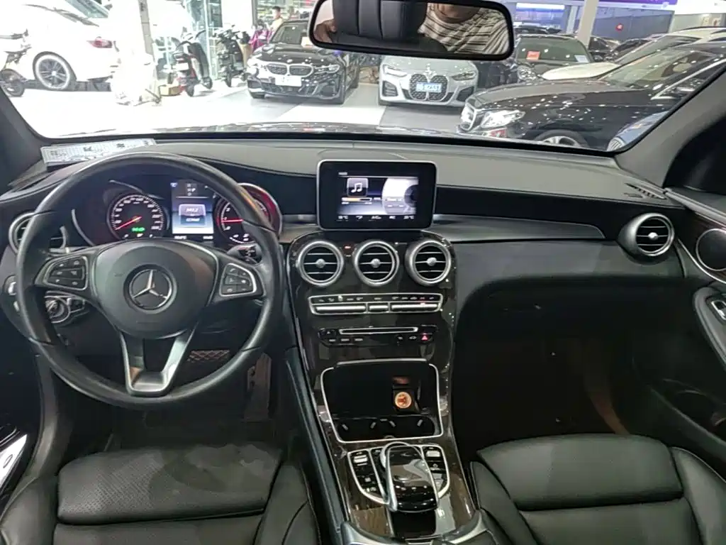Mercedes-Benz GLC 2017 — фото 16