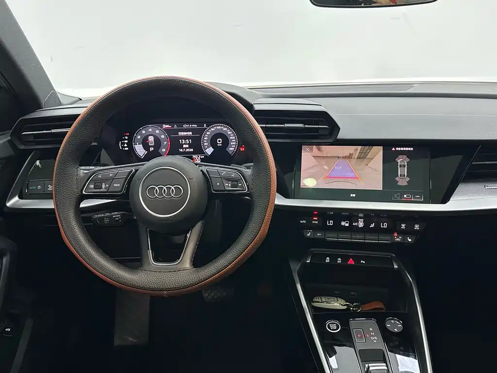 Audi A3 2023 — фото 10