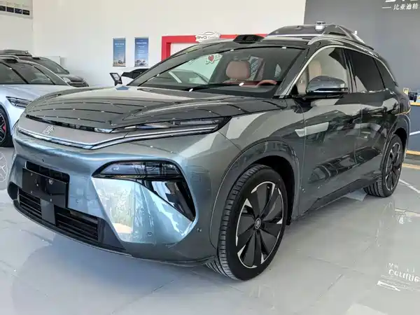 BYD Tang L 2025