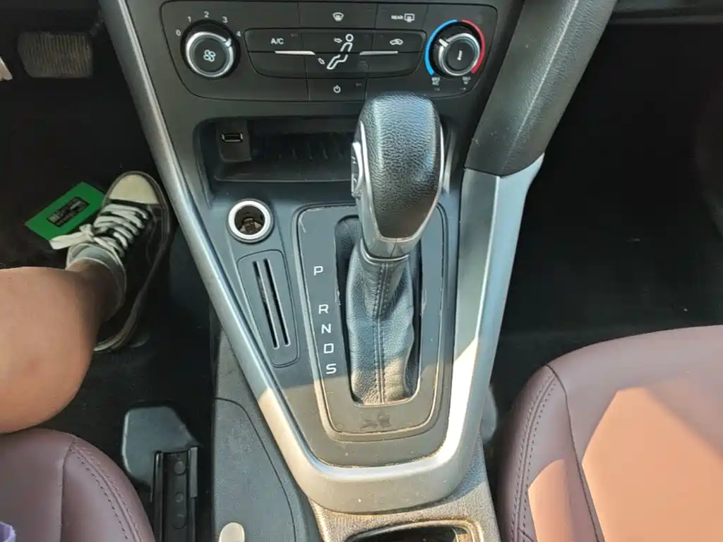 Ford Focus 2016 — фото 14