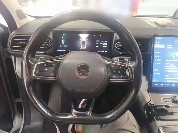 NIO ES6 2020