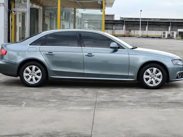 Audi A4L 2011