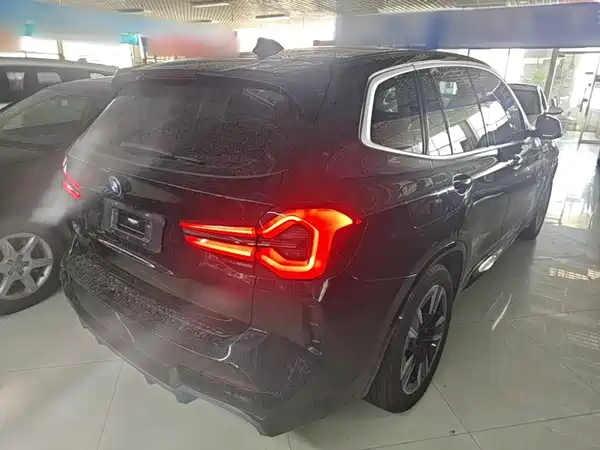 BMW iX3 2022