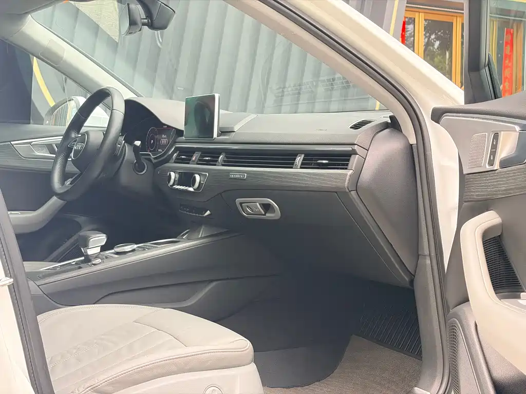 Audi A4L 2016