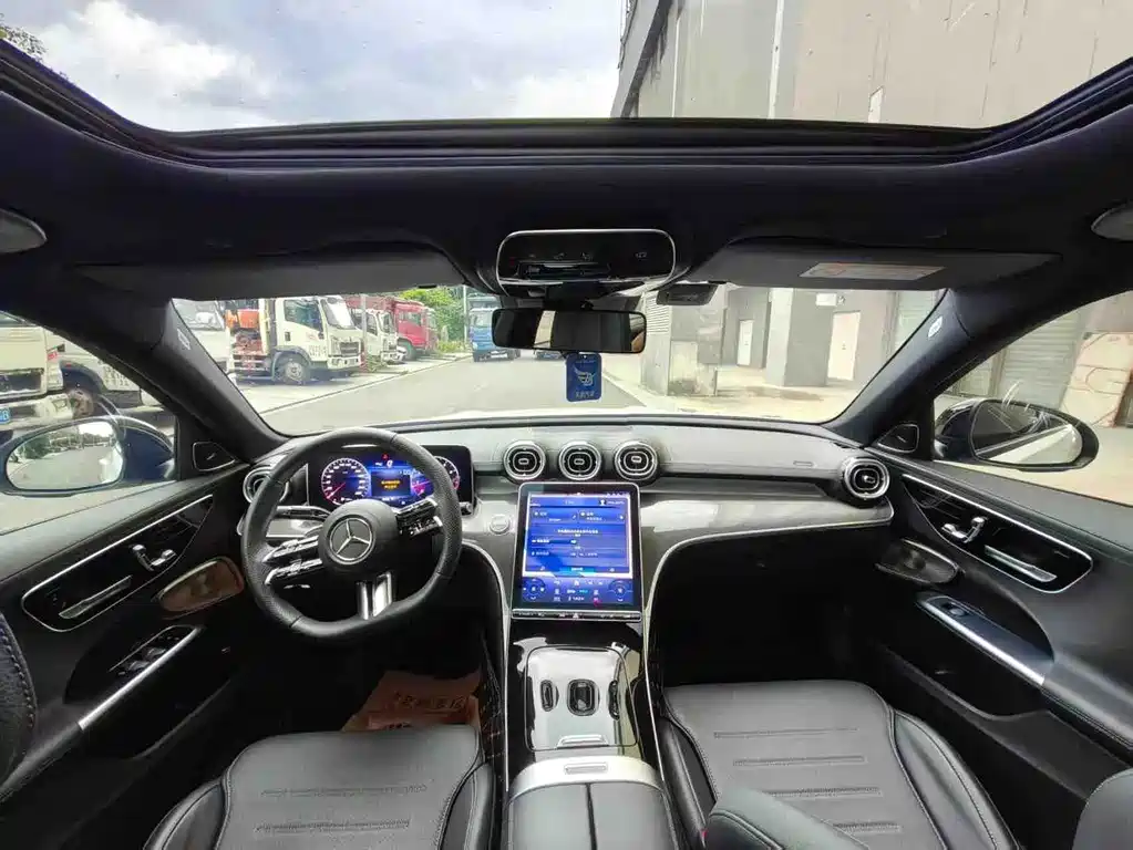 Mercedes-Benz C-Class 2023 — фото 8