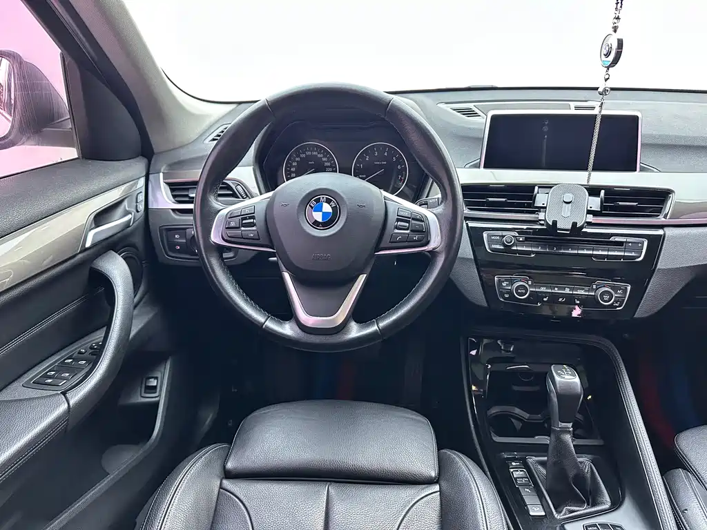 BMW X1 2017 — фото 10