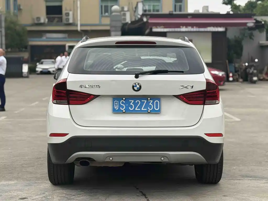 BMW X1 2012 — фото 5