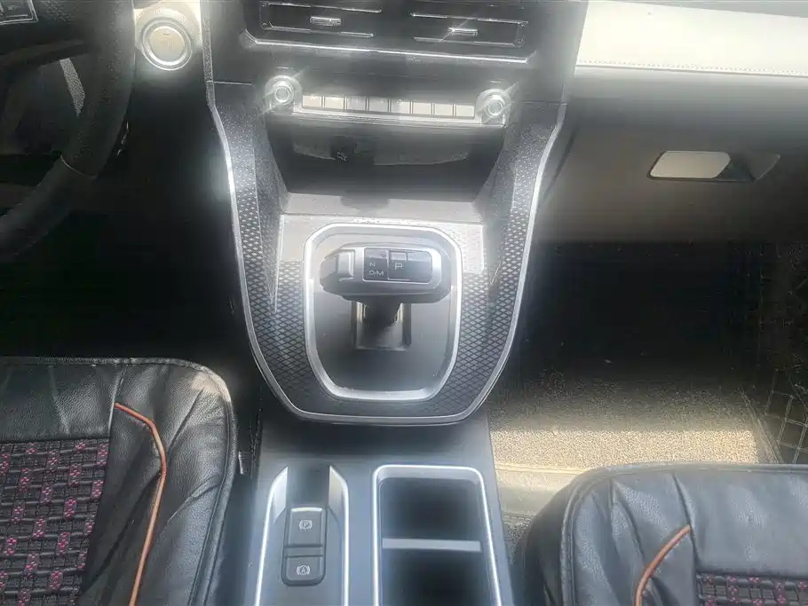 Haval M6 2021 — фото 16