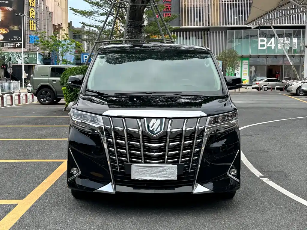 Toyota Alphard 2023 — фото 3